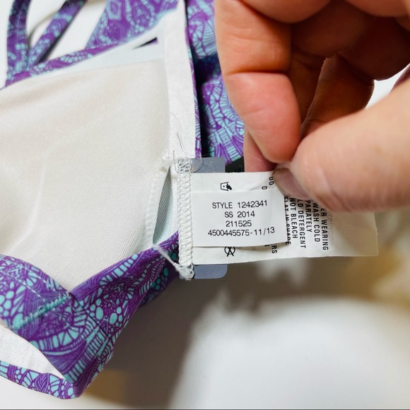 Under Armour Hydro Faris Purple Aqua Bikini Top Size Small - Picture 9 of 11